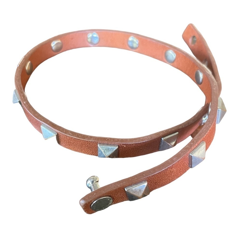 Stella & Dot women’s brown leather wrap bracelet with silver hardware on band